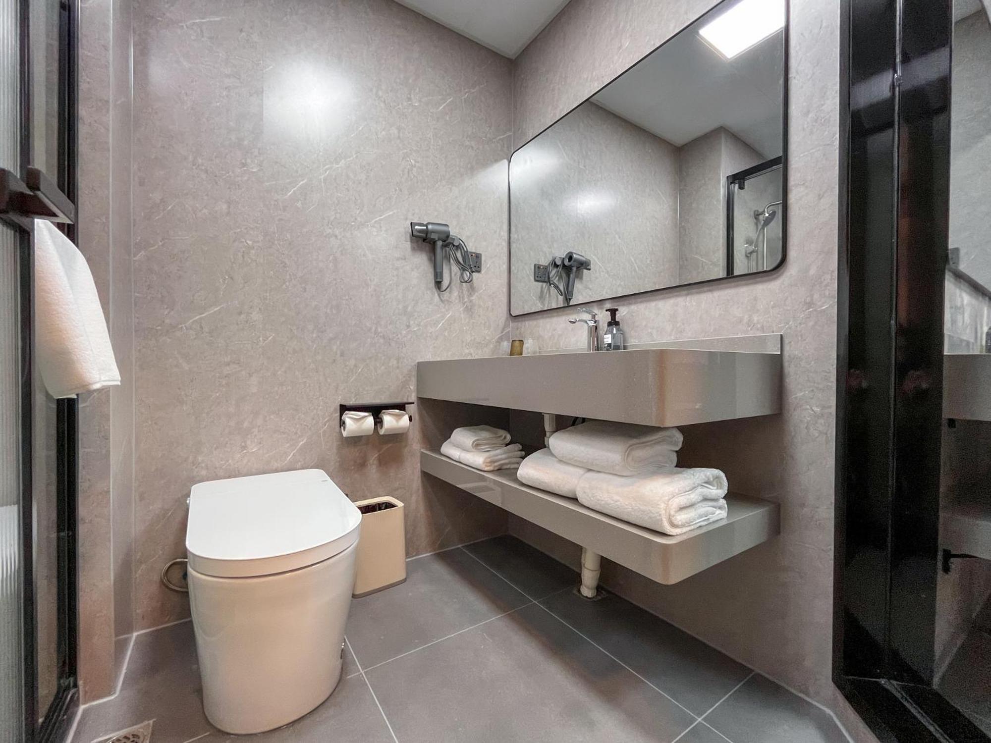 Hotel Joyful Star Hotel-free Shuttle Bus To Pudong Airport And Disneyland