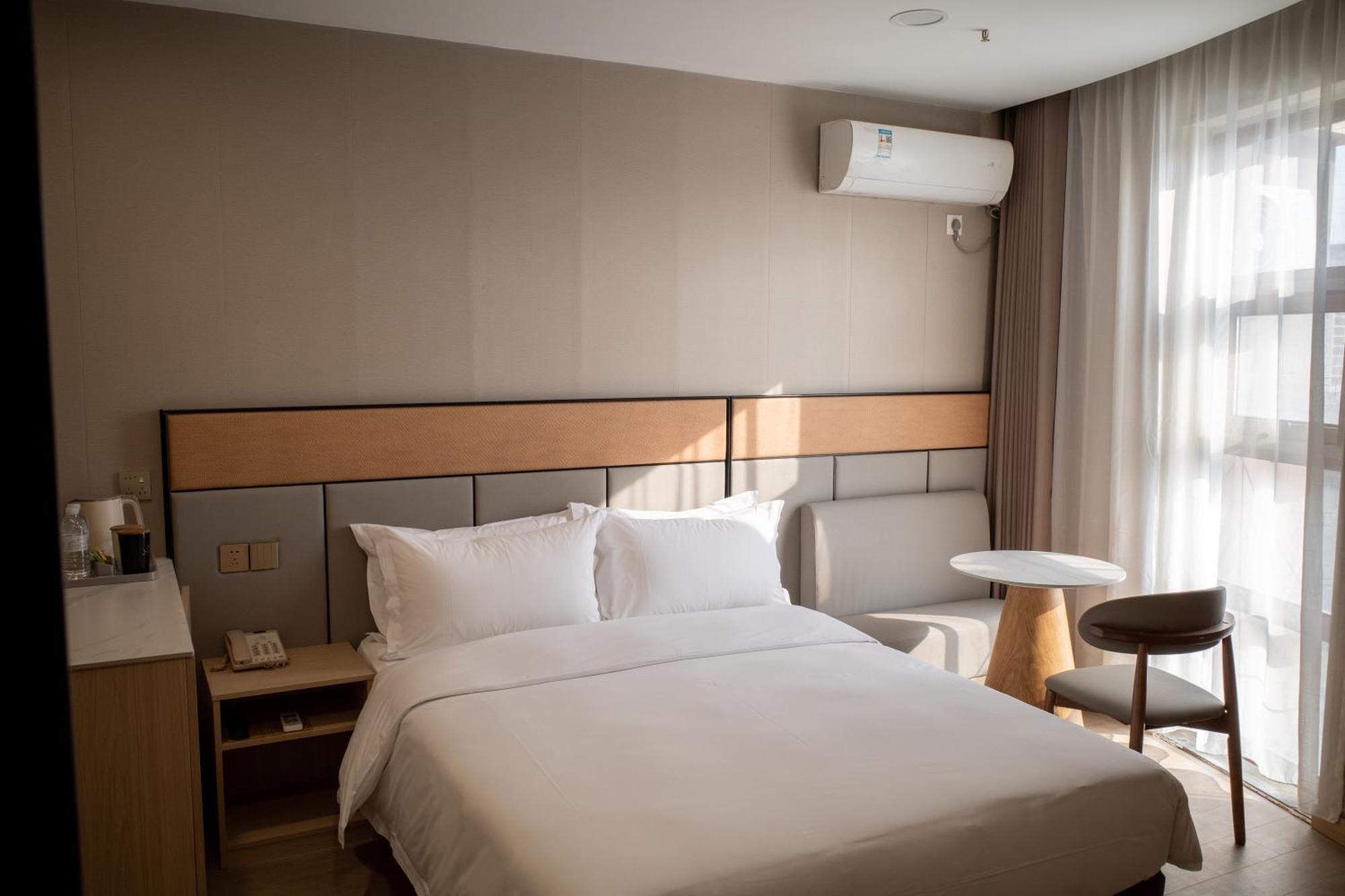 Joyful Star Hotel-free Shuttle Bus To Pudong Airport And Disneyland Hotel Shanghai