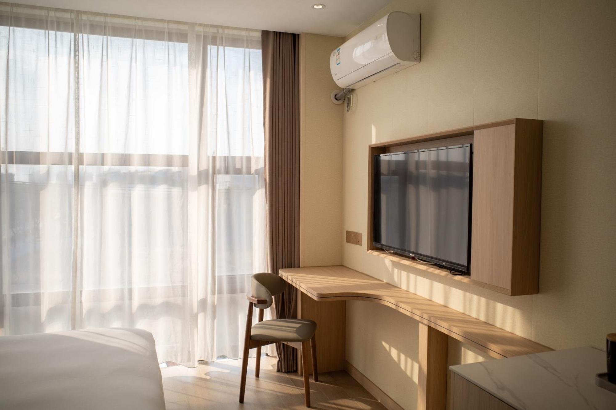 Hotel Joyful Star Hotel-free Shuttle Bus To Pudong Airport And Disneyland Shanghai