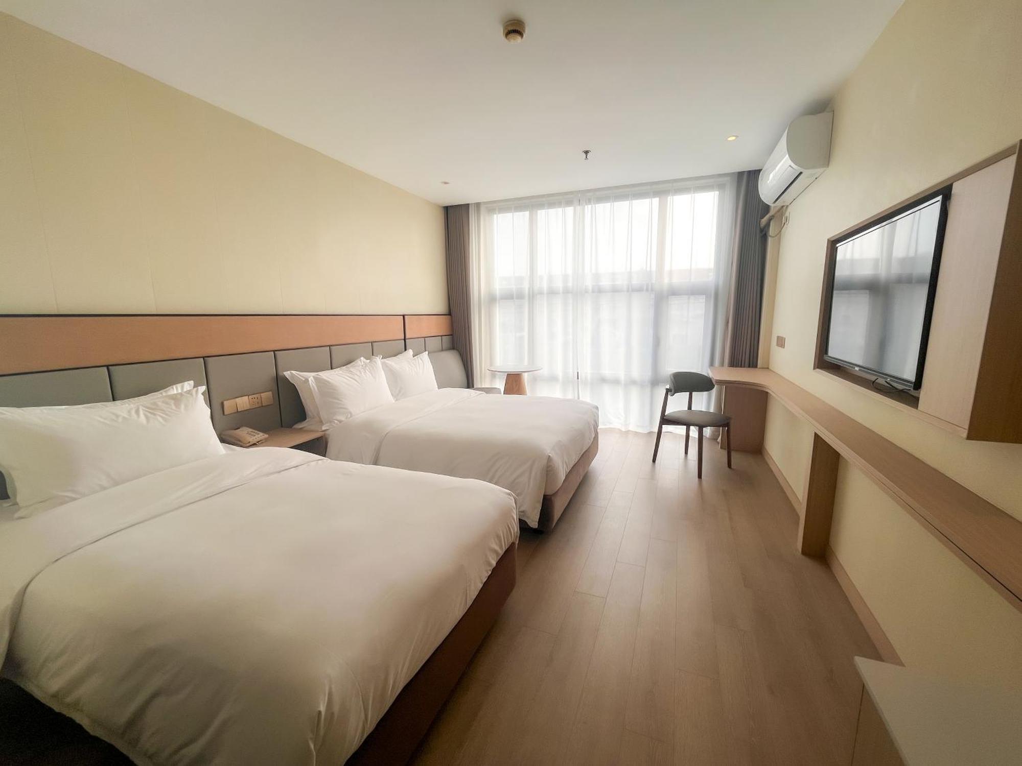 Joyful Star Hotel-free Shuttle Bus To Pudong Airport And Disneyland Hotel 3*
