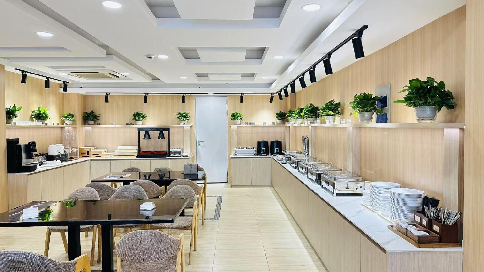 Joyful Star Hotel-free Shuttle Bus To Pudong Airport And Disneyland Hotel Shanghai