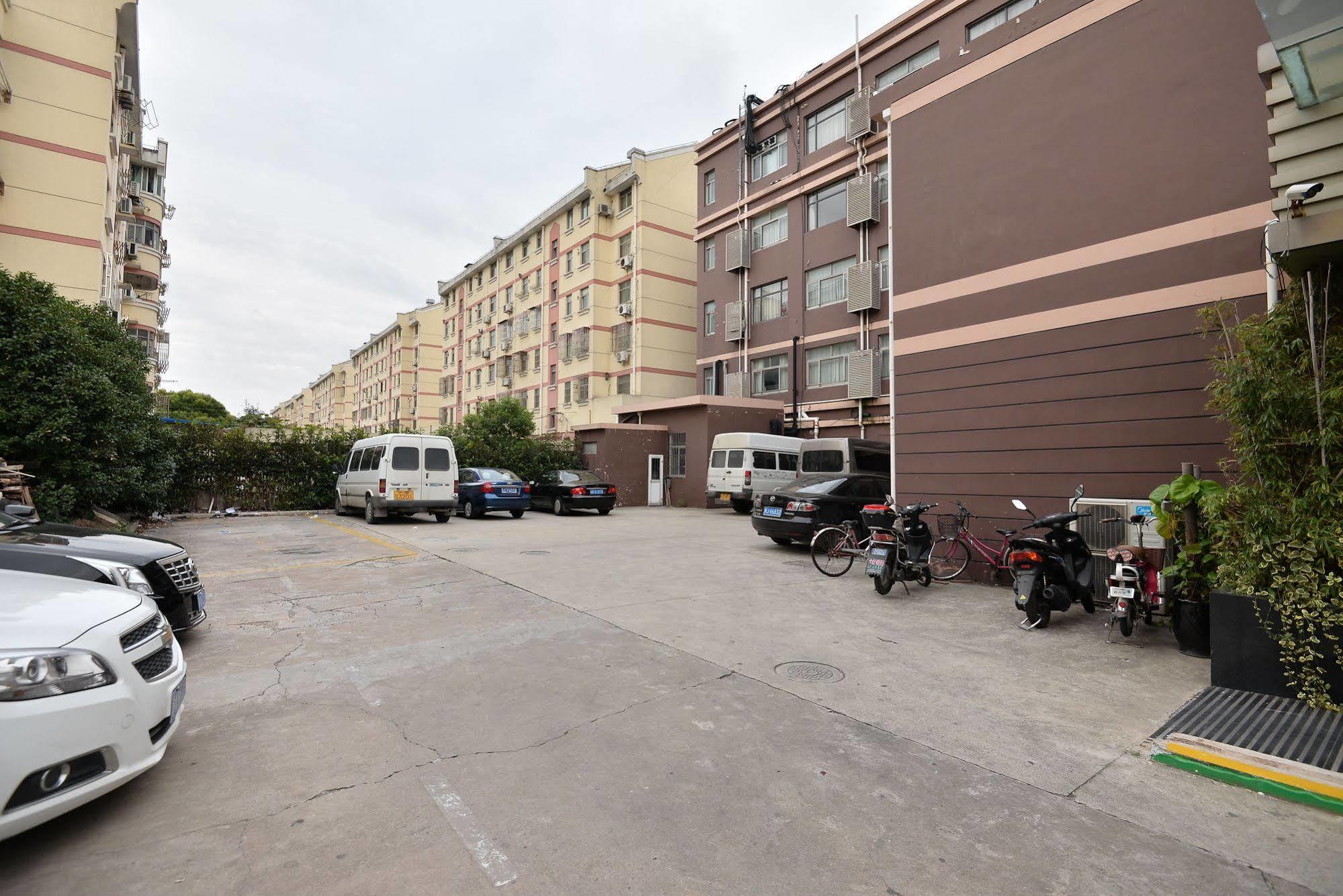 Joyful Star Hotel-free Shuttle Bus To Pudong Airport And Disneyland Shanghai