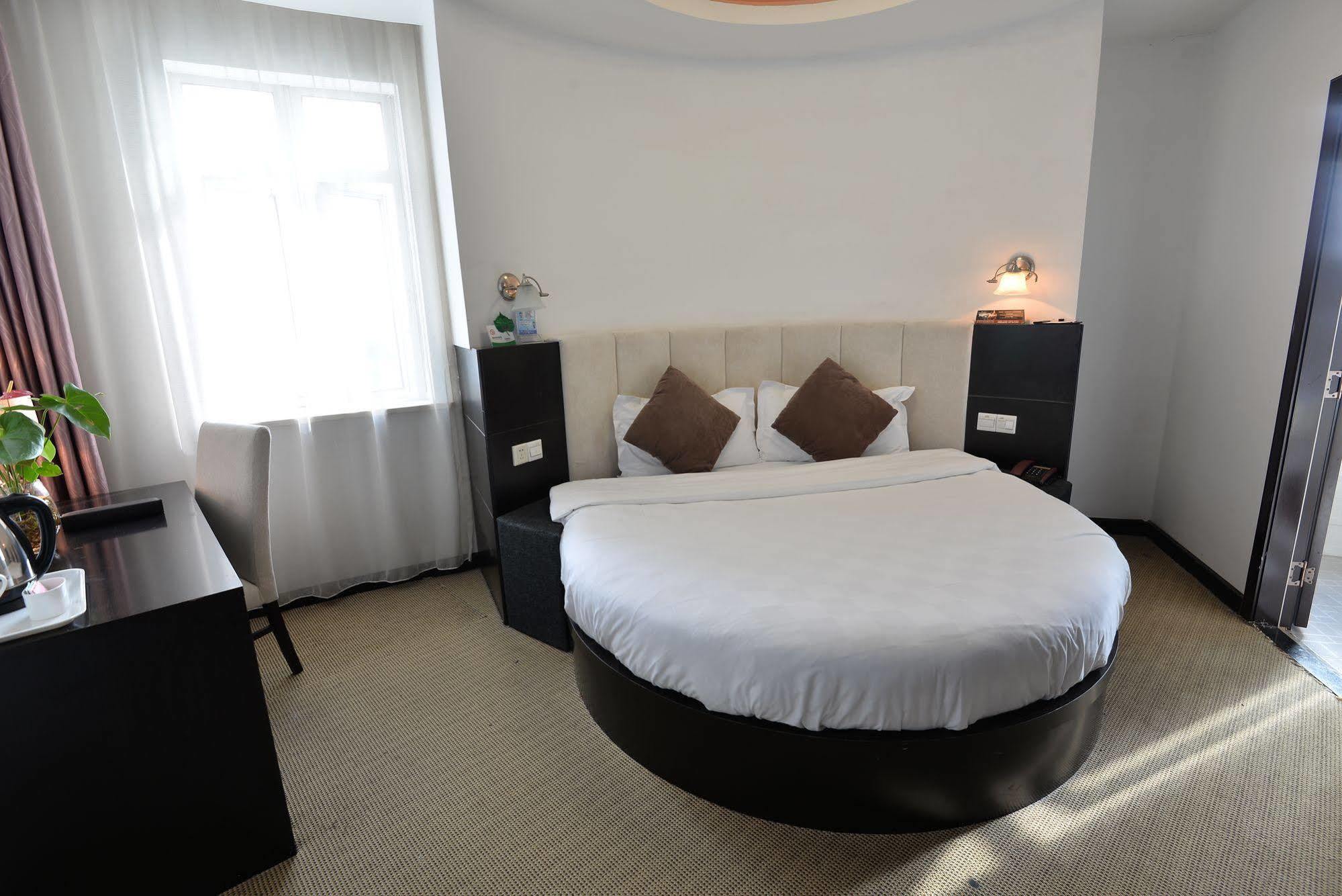 Joyful Star Hotel-free Shuttle Bus To Pudong Airport And Disneyland Shanghai