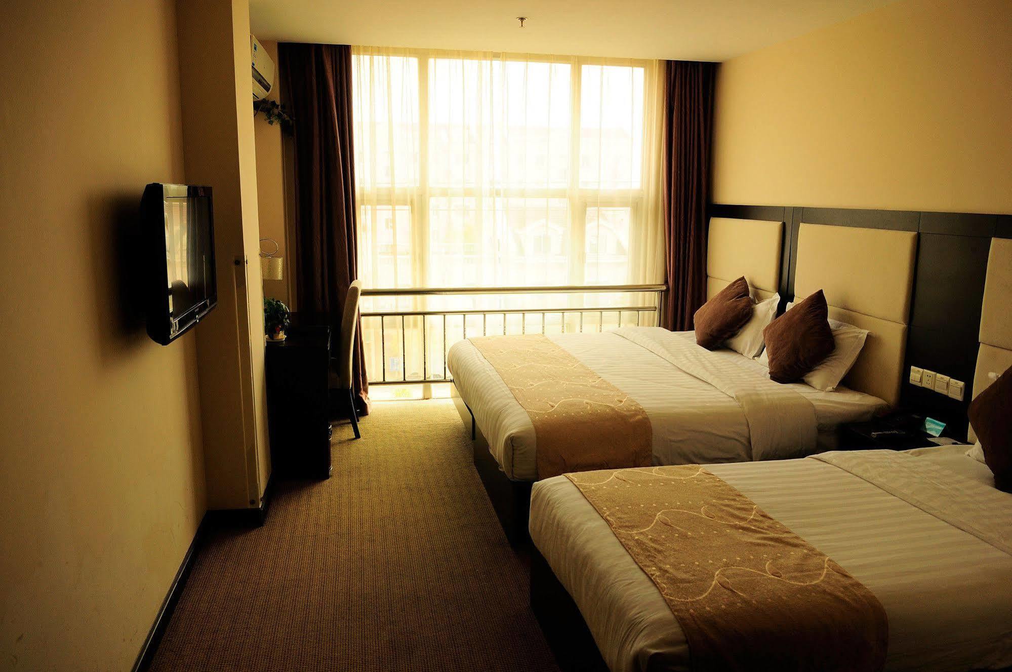 Hotel Joyful Star Hotel-free Shuttle Bus To Pudong Airport And Disneyland