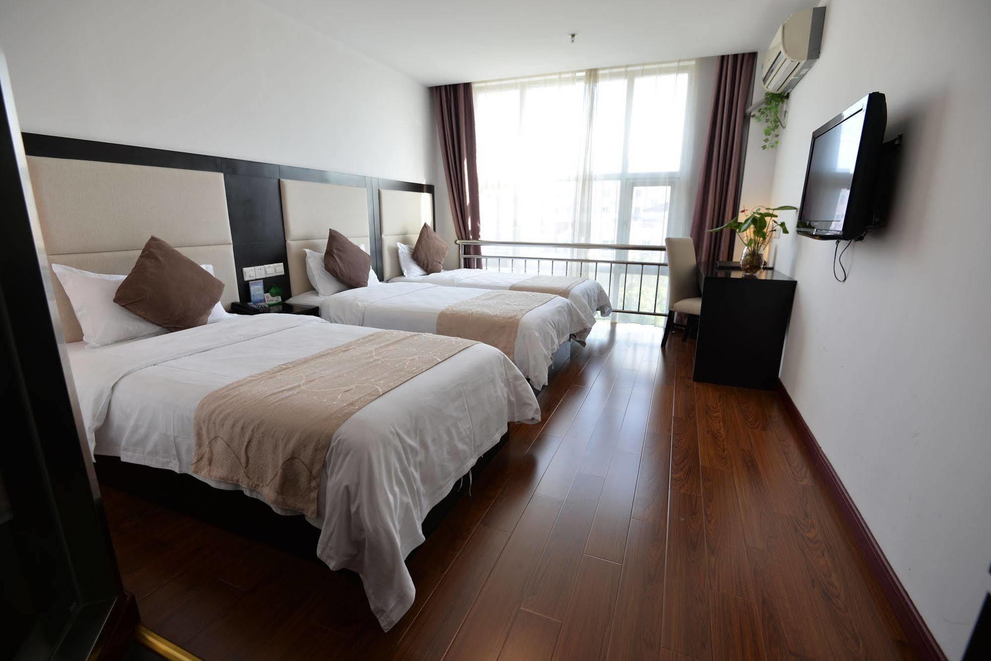 Hotel Joyful Star Hotel-free Shuttle Bus To Pudong Airport And Disneyland