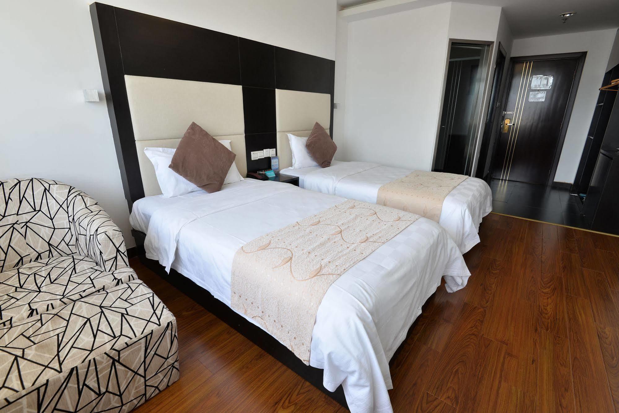 Joyful Star Hotel-free Shuttle Bus To Pudong Airport And Disneyland Hotel Shanghai